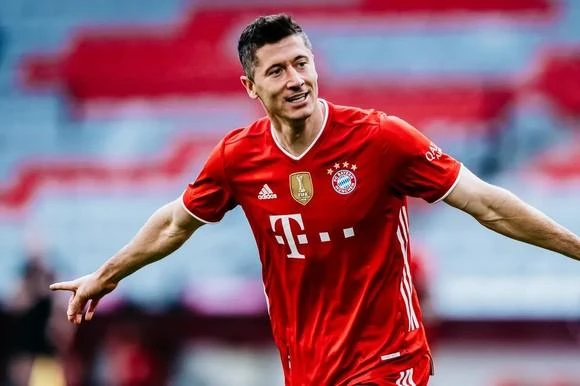 Lewandowski kết thúc tin đồn về Barcelona ảnh 1