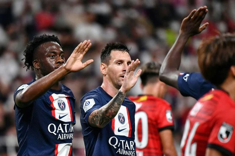 PSG còn một trận cuối gặp Gamba Osaka ngày ngày 25-7. Những đội bóng lớn như Barcelona, Real Madrid...chọn sang Mỹ đá, còn PSG lại...chọn hướng đông tiến.