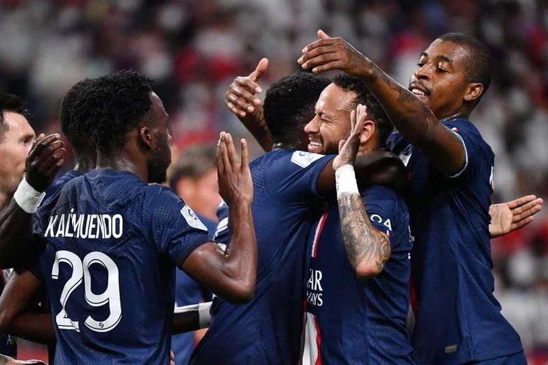 PSG ghi bàn dễ quá trên đất Nhật.