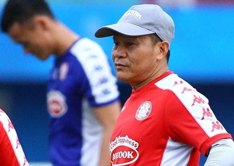 HLV Lư Đình Tuấn vừa rời những vị trí ở CLB TP.HCM vào ngày 20-7 vừa qua. Ảnh: CTP