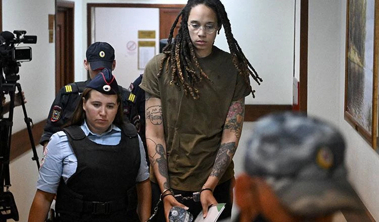 Siêu sao bóng rổ Mỹ Brittney Griner lại ra tòa hôm 2-8. Ảnh: TASS