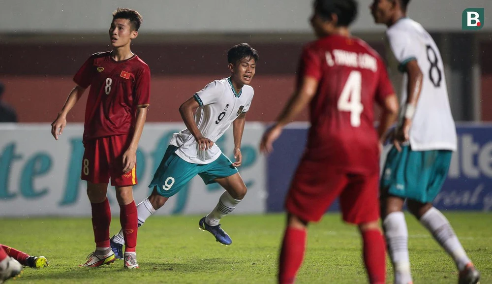 Rizky (9) ghi bàn thắng duy nhất trận ở phút 45+2 đưa Indonesia lên ngôi lần thứ hai giải này. Ảnh: Bola