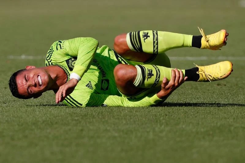 ...Cố gắng tranh thủ cứu vãn... ...rồi thất vọng.