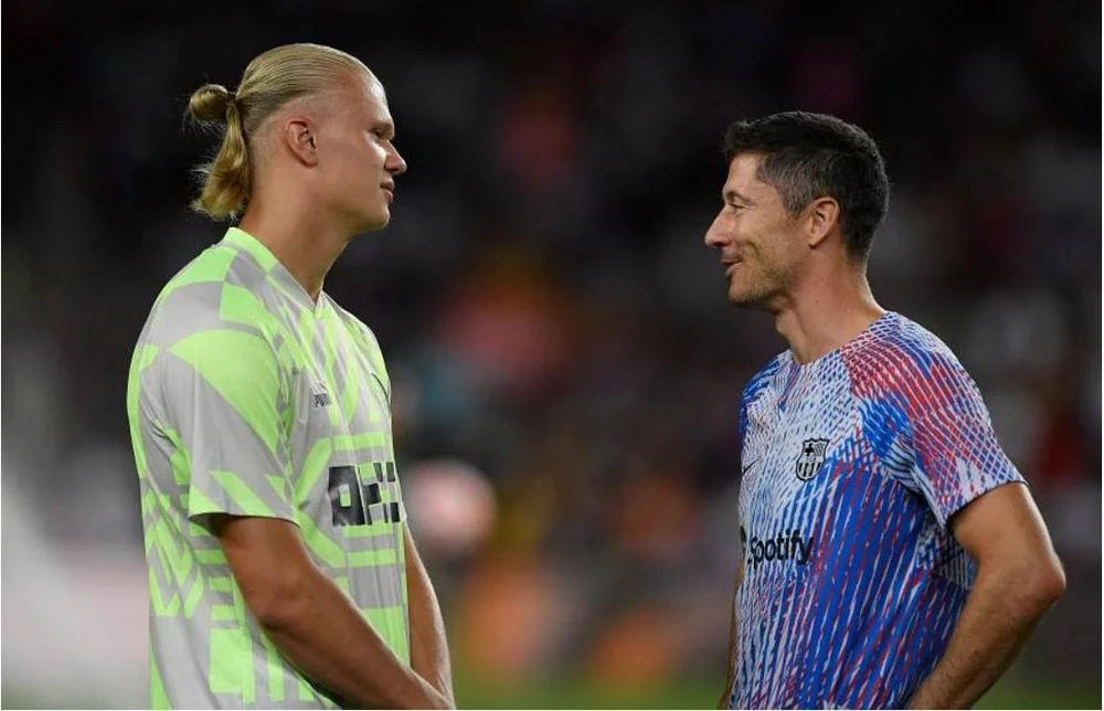 Hai ngôi sao của hai đội Barcelona và Man. City. Trận đấu hòa 3-3 và hai ông thầy đều là huyền thoại của Barcelona đều hài lòng.