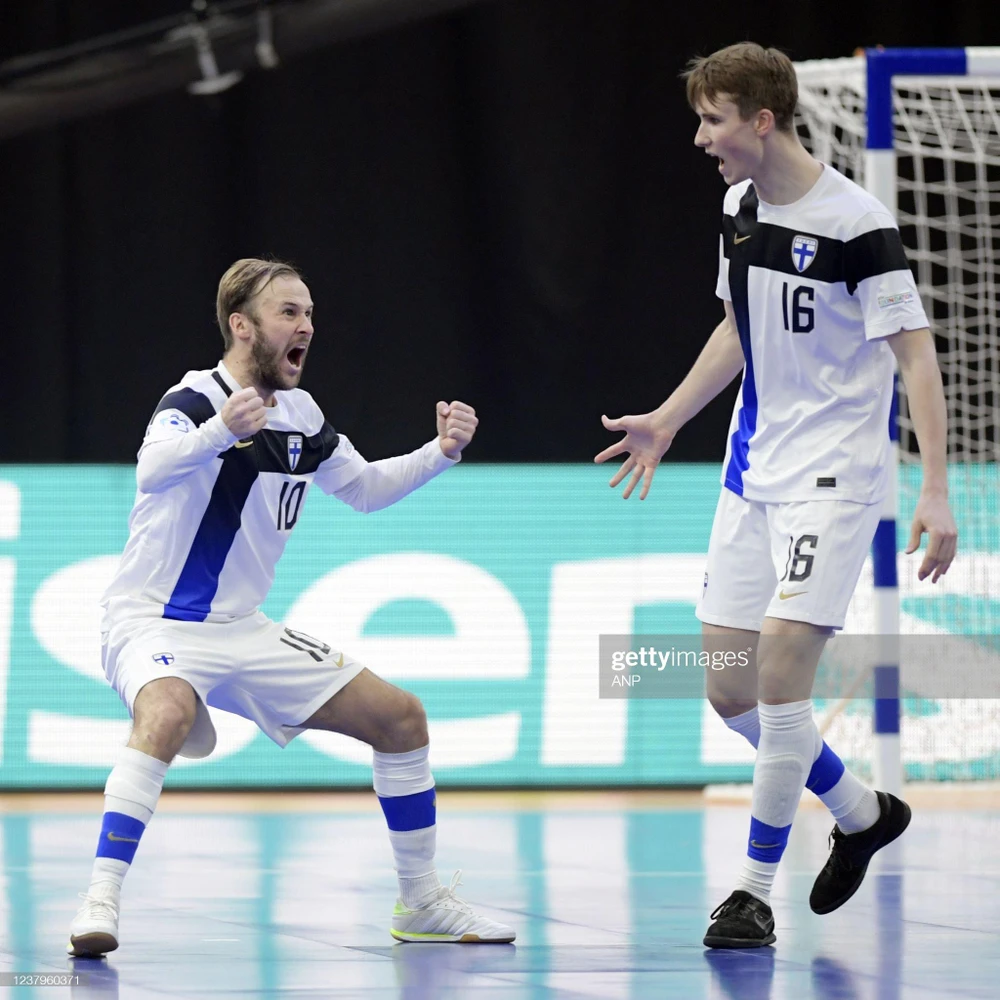 Thử nghiệm thủ môn của VN cùng thiếu hai trụ cột tấn công là Minh Trí và Văn Vũ giúp Phần Lan ngược dòng thắng 4-2. Ảnh: CTP