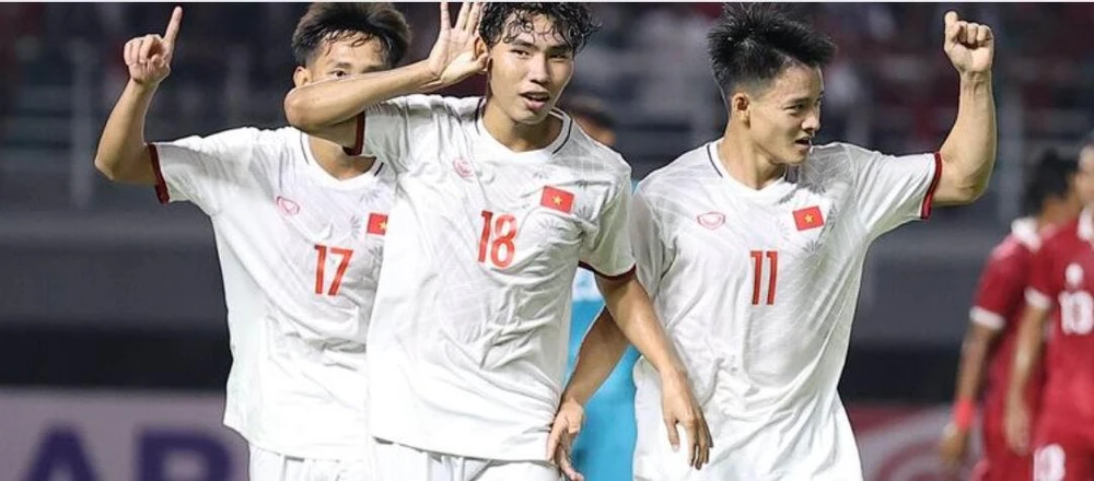 Dù thua Indonesia và nhì bảng F, nhưng VN có tấm vé vớt "hạng nhất" đi VCK U-20 châu Á. Ảnh: CTP