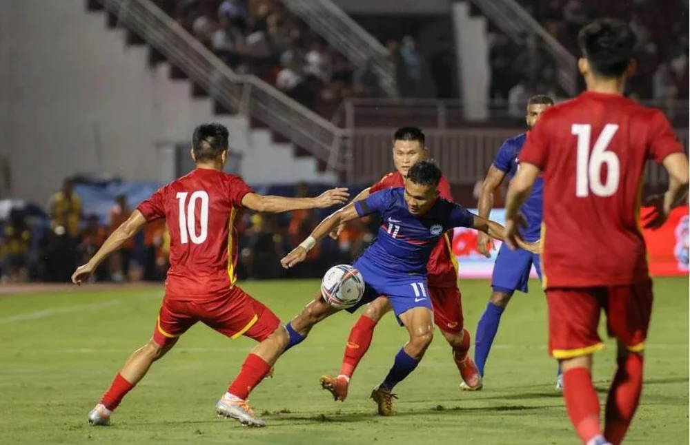VN cũng có chiến thắng hoành tráng trước Singapore 4-0. Ảnh: ANH PHƯƠNG