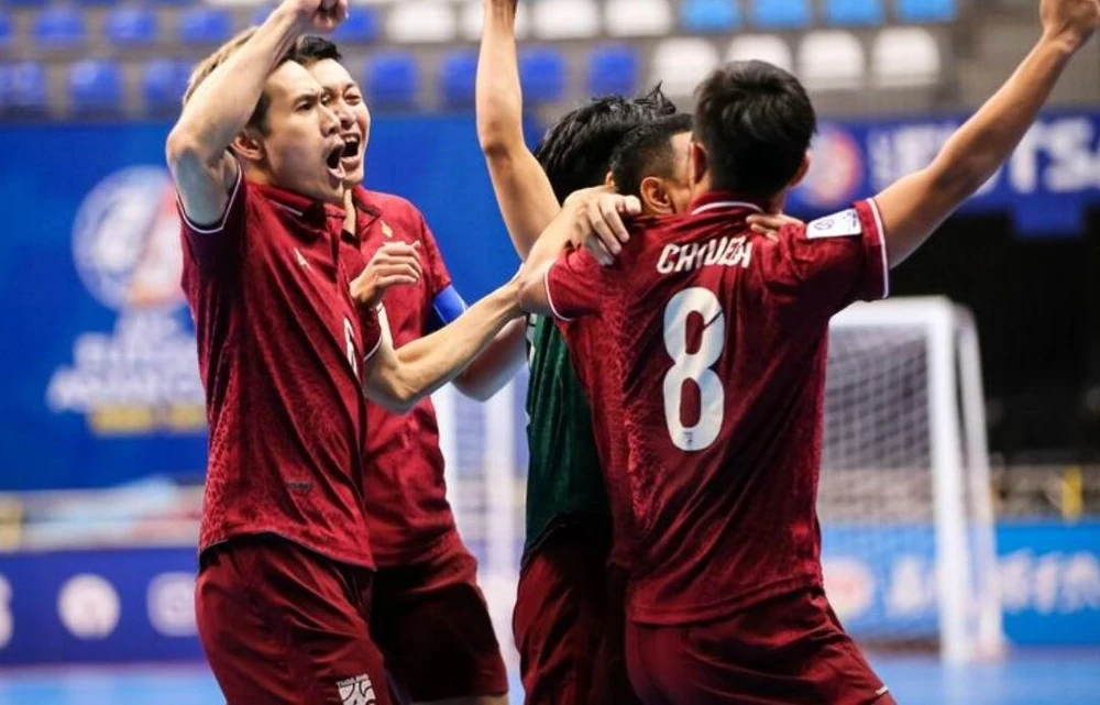 Thái Lan ngược dòng vất vả thắng Iraq 3-2. Ảnh: AFC