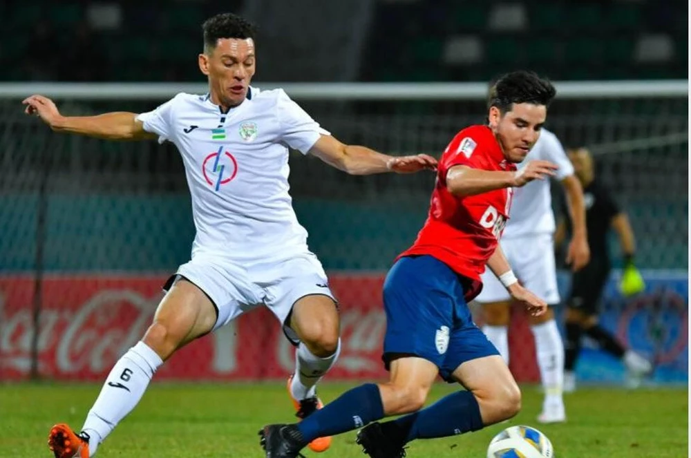 Kuala Lumpur (áo đỏ) có kỳ tích đánh bại chủ nhà Sogdiana để vào chơi chung kết toàn giải AFC Cup 2022. Ảnh: AFC