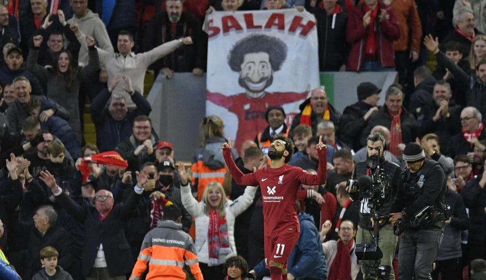 Phía bên kia chỉ cần Salah tỏa sáng phút 76 ghi bàn duy nhất trận cho Liverpool khiến Man. City ôm hận.