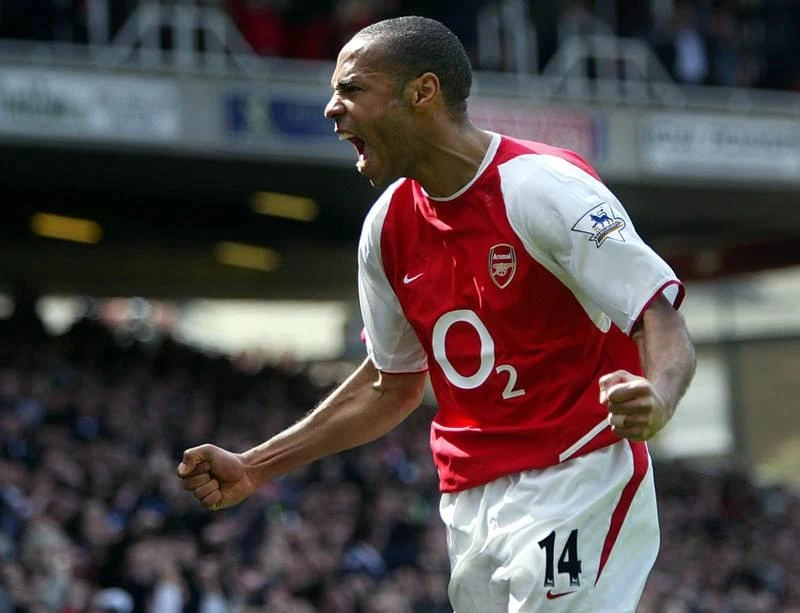Thứ hai thuộc về huyền thoại Thierry Henry 411 bàn (Monaco 28, Juventus 3, Arsenal 228, Barcelona 49, New York Red Bulls 52, Pháp 51).