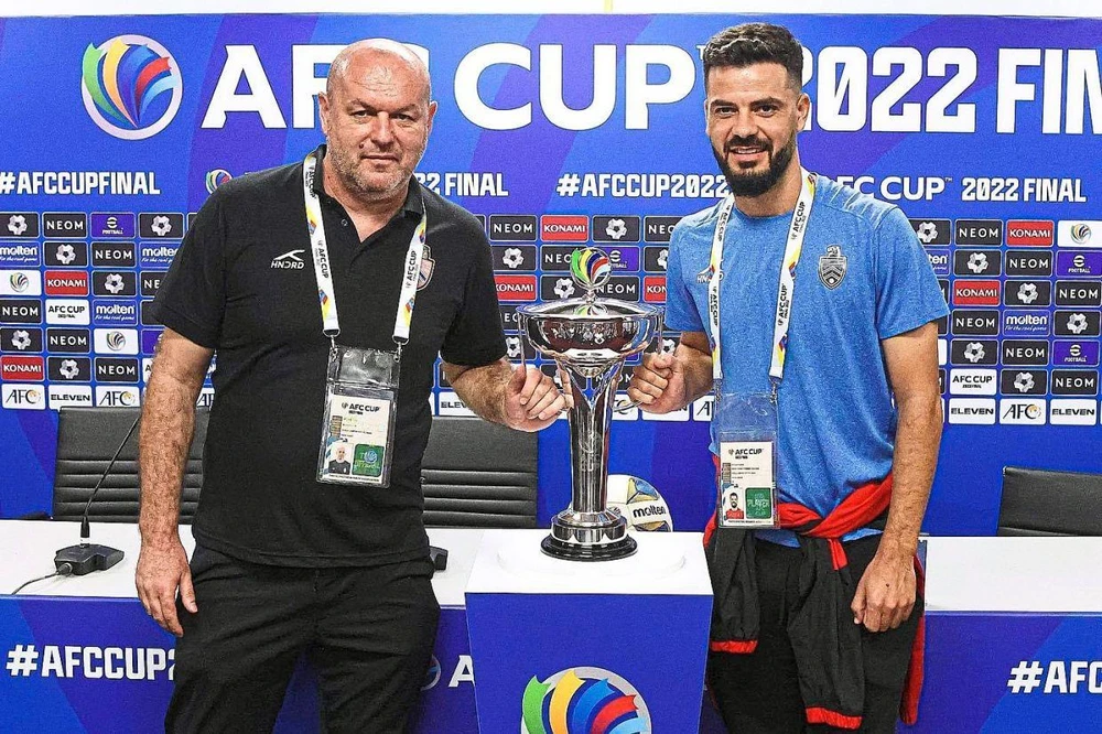 HLV Bojan Hodak thừa nhận Kuala Lumpur là kèo dưới nhưng sẽ đánh bại Al Seeb. Ảnh: AFC