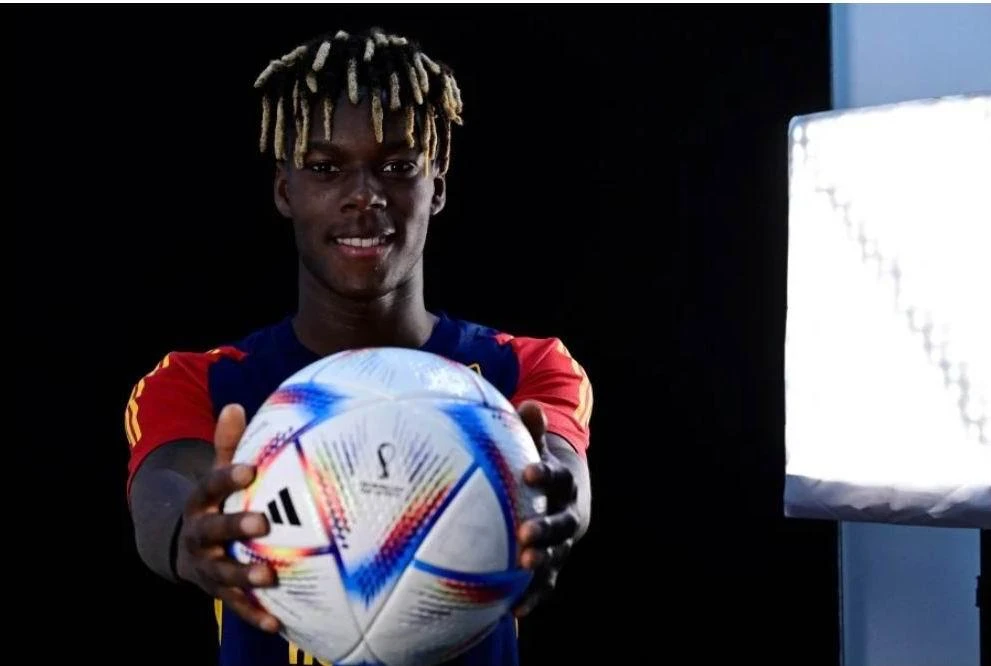 Nico Williams khoác áo tuyển Tây Ban Nha. Ảnh: AFP