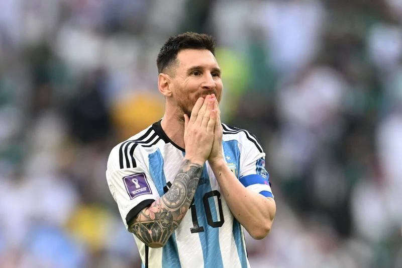 Một ngày trước, khi tiếng còi kết thúc trận vang lên, Messi không tin vào mắt mình. Ảnh: Getty