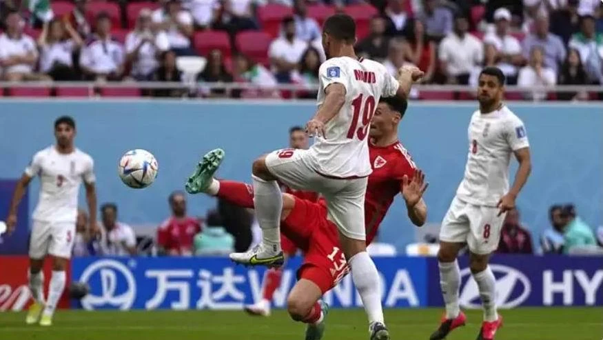 Ghi 2 bàn ở phút bù giờ cuối cùng, Iran hạ Xứ Wales đầy cảm xúc ảnh 3 Ghi 2 bàn ở phút bù giờ cuối cùng, Iran hạ Xứ Wales đầy cảm xúc ảnh 3