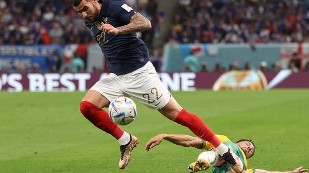 Đây là tuyển thủ Pháp Theo Hernandez, bạn trai của Zoe Cristopheli. Ảnh: S.E