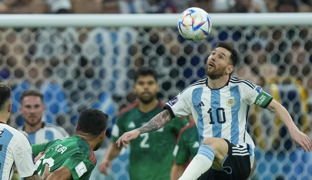 Hiệp 1, Messi và đồng đội không thể chọc thủng lưới Mexico. Ảnh: Getty