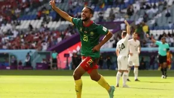 Castelletto mở điểm cho Cameroon ở phút 29. Ảnh: Getty