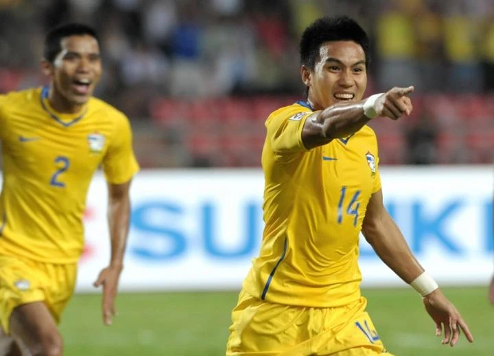 Teerathep Winothai những năm tháng khoác áo tuyển Thái Lan. Ảnh: B.P Teerathep Winothai những năm tháng khoác áo tuyển Thái Lan. Ảnh: B.P