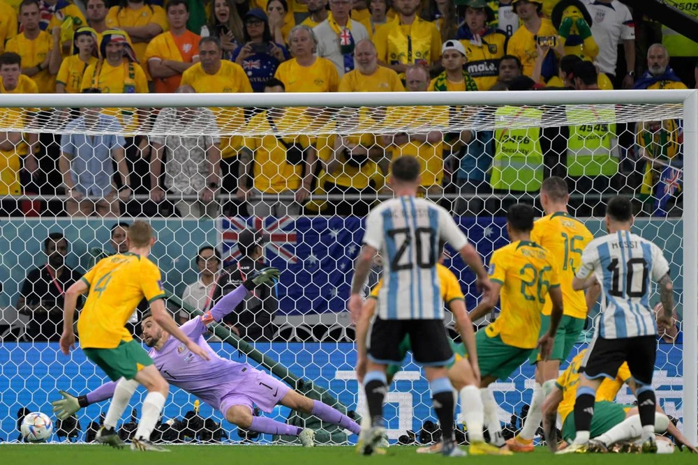 Argentina thắng vất vả Úc và vào tứ kết World Cup. Ảnh: S.E