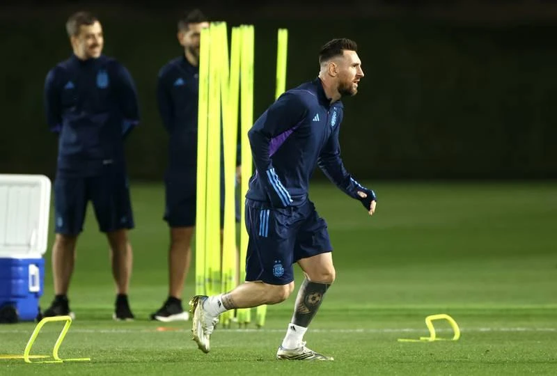 Buổi tập cuối của Messi và Argentina trước khi gặp Croatia có gì đặc biệt? ảnh 15
