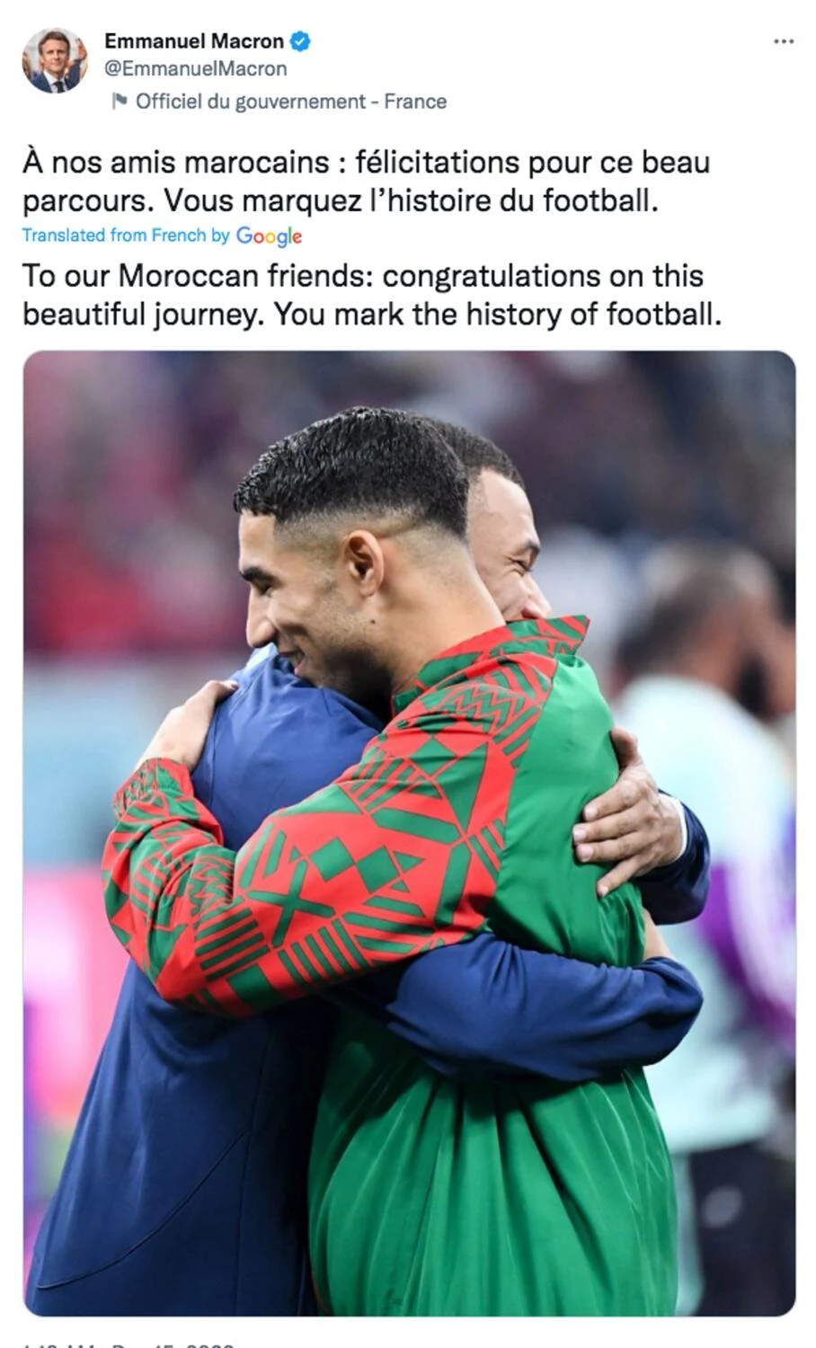 Dòng trạng thái của Tổng thống E. Macron trên trang xã hội cùng tấm hình Hakimi và Mbappe sau trận đấu. Ảnh: Getty