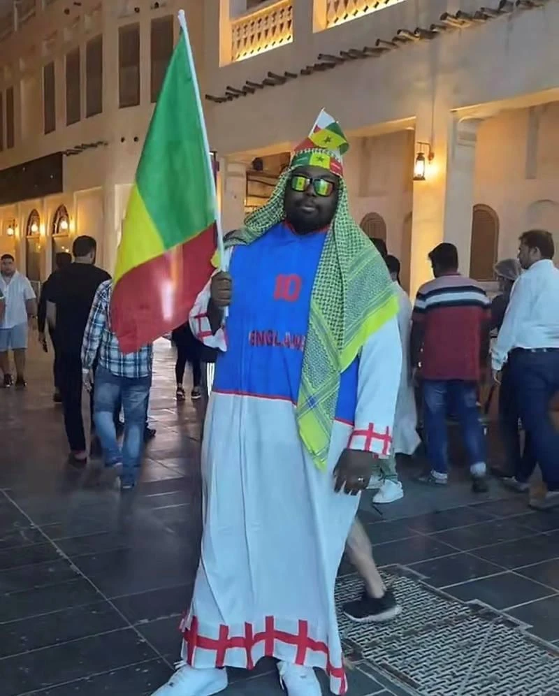 Khi vào xem trận tứ kết Anh - Pháp, "fan ba phải" này viết: "Anh là đội bóng của sức trẻ, nhưng Pháp là nhà đương kim vô địch". Ảnh: Getty