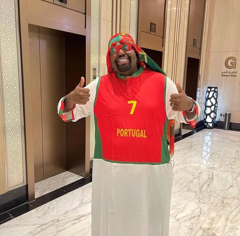 Fan của Ronaldo này viết trước trận tứ kết: "Tin vào sức mạnh tập thể và tinh thần chiến đấu Morocco như những chiến binh. Nhưng Ronaldo lại quá giàu kinh nghiệm". Ảnh: Getty Trước đó, Mjomba viết trước trận Tây Ban Nha - Morocco: "Tôi yêu xứ sở Bò tót, nhưng tôi là người Morocco". Ảnh: Getty Khi vào xem trận tứ kết Anh - Pháp, "fan ba phải" này viết: "Anh là đội bóng của sức trẻ, nhưng Pháp là nhà đương kim vô địch". Ảnh: Getty