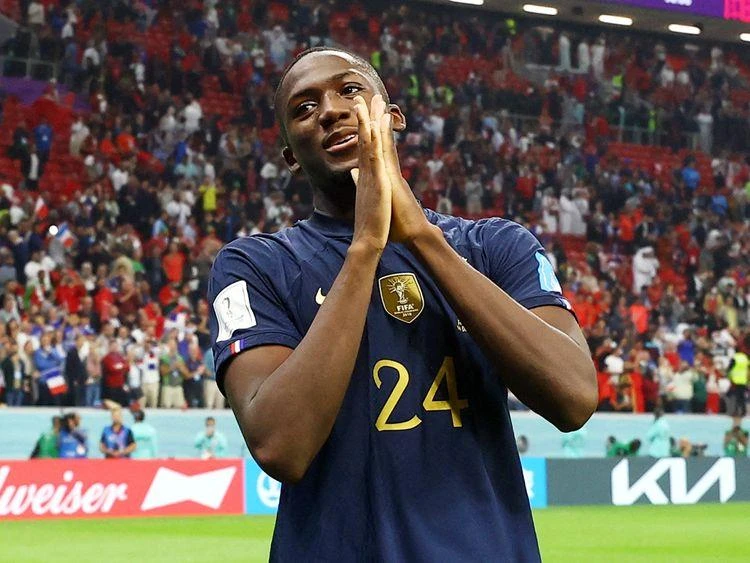 Ibrahima Konate vắng mặt buổi tập cuối. Ảnh: Getty