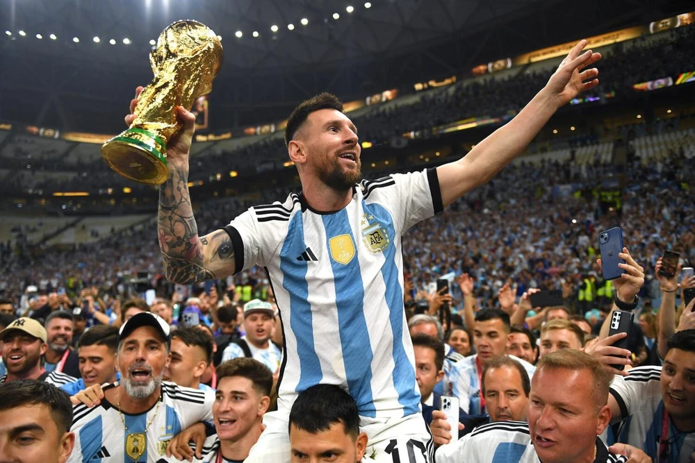 Messi muốn tiếp tục khoác áo tuyển Argentina để tận hưởng hương vị nhà vô địch thế giới. Ảnh: Getty