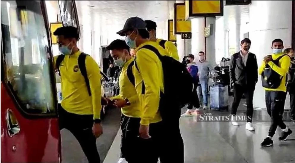 Tuyển Malaysia tại sân bay Nội Bài sáng 25-12 và tối 27-12 sẽ gặp VN. Ảnh: NST