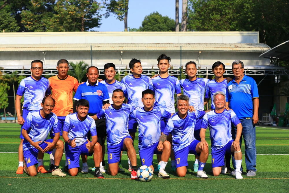 Hai đội bóng Cựu Cầu thủ TP.HCM và Old Boys FC tham dự trận cầu đặc biệt.