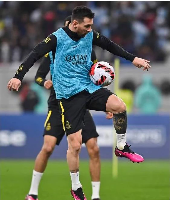 Messi sẽ đối đầu trở lại với Ronaldo. Lần gần đây nhất Ronaldo trong màu áo Juventus gặp Barcelona vào tháng 12-2020, khi đó Juventus đánh bại Barcelona 3-0 ở Champions League.