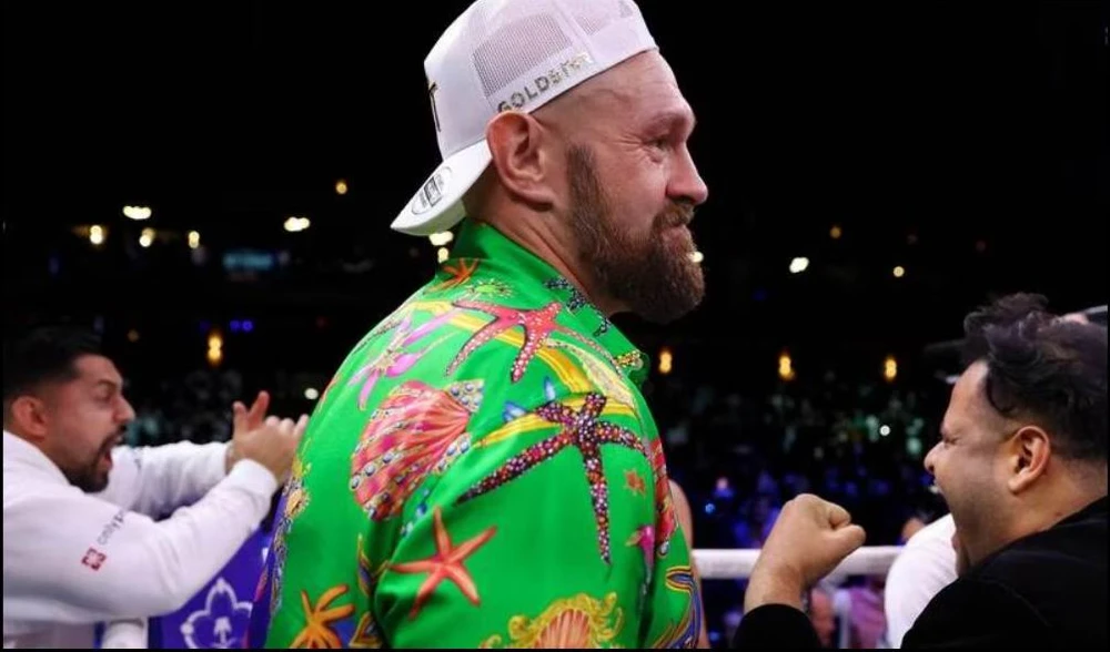 Ronaldo cùng Mike Tyson xem quyền Anh ảnh 4