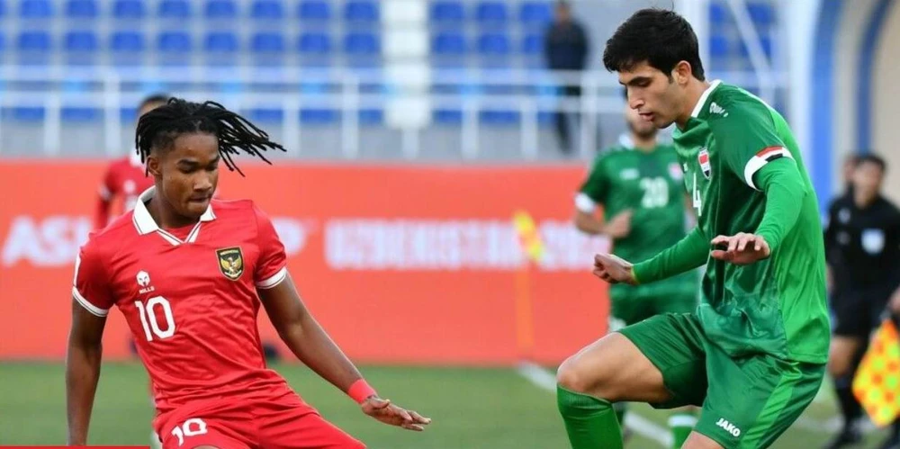 U-20 Indonesia (đỏ) và đội nhất bảng F vòng loại, còn Iraq (xanh) đoạt vé vớt. Ảnh: CTP
