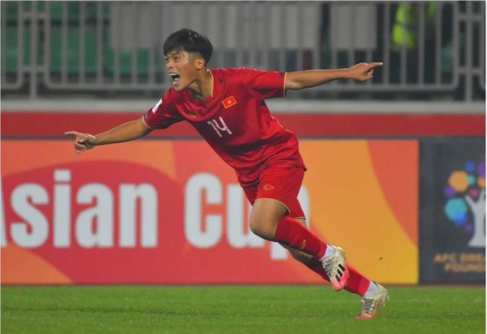 Nguyễn Quốc Việt mừng bàn thắng mở điểm cuối trận. Ảnh: AFC