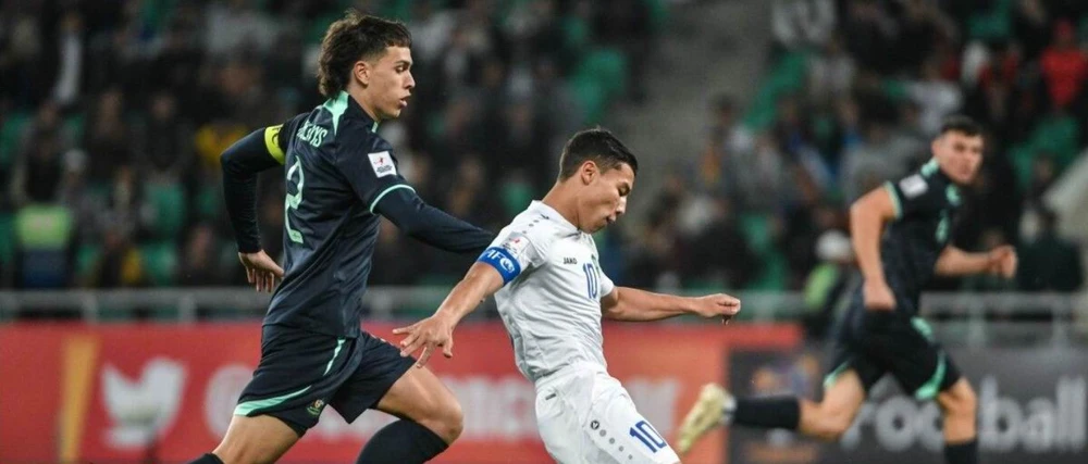 Đội trưởng Rahsmanoliev của Uzbekistan "chốt" quả luân lưu thứ năm giúp đội thắng Úc 5-4. Ảnh:AFC