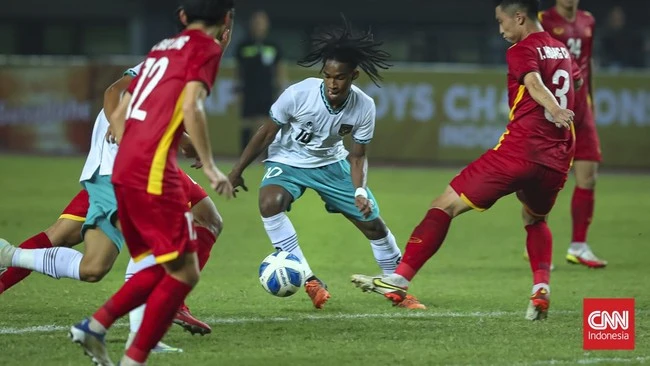 ...Nhưng Ronaldo Kwateh lại lỗi hẹn. Ảnh: CNN Indonesia