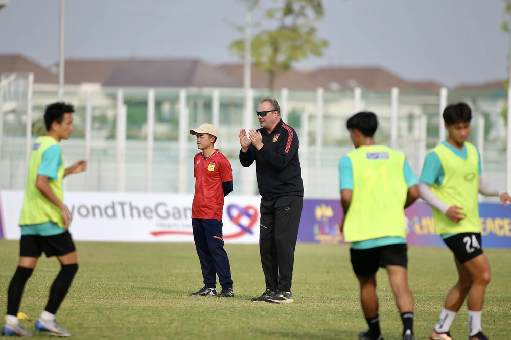 Trận Việt Nam gặp Lào dành cho fan “thích bóng đá chiến thắng” ảnh 1