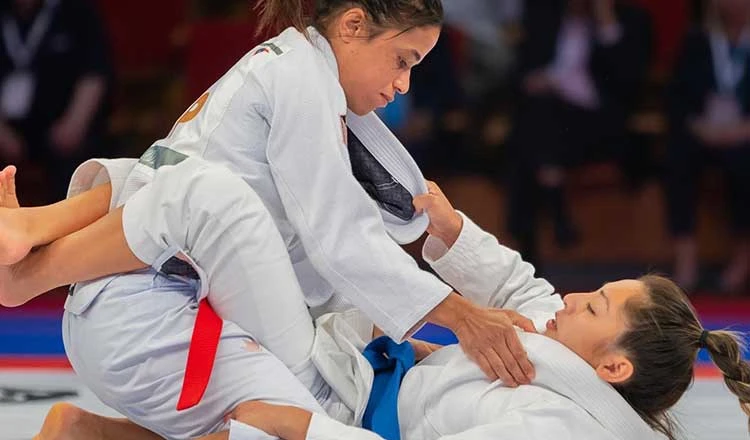 Kaila Napolis xuất sắc đánh bại tượng đài Ju Jitsu nữ Đông Nam Á ở chung kết. Ảnh: CTP