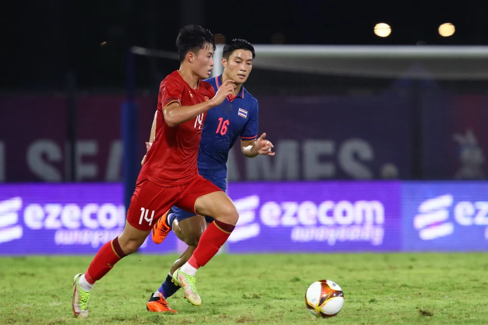 Bị Thái Lan dẫn bàn trước, nhưng VN bình tĩnh tổ chức thế trận và san bằng đó là điều đáng quý qua cách nhìn của HLV Troussier. Ảnh: ANH PHƯƠNG
