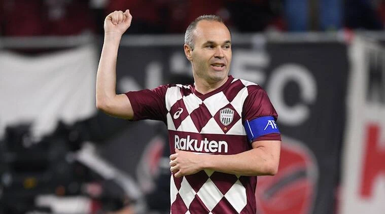Từ đội trưởng, xuống dự bị và mất luôn băng C ở Vissel Kobe, Iniesta buồn. Ảnh: AFP