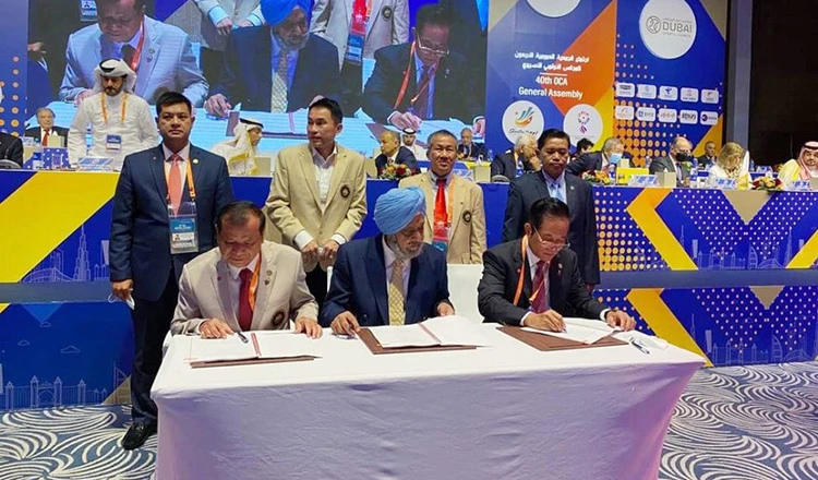 Ủy ban Olympic Campuchia ký kết với Ủy ban Olympic châu Á về AYG năm 2029. Ảnh: K.T