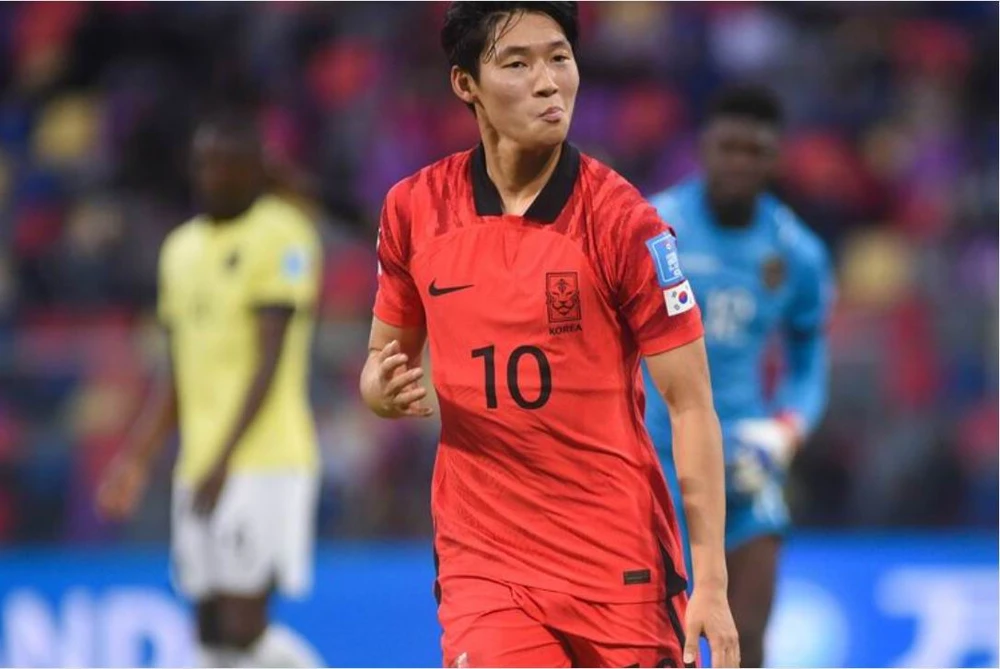 Choi Hyun-suok ghi bàn thứ ba cho Hàn Quốc. Ảnh: AFC