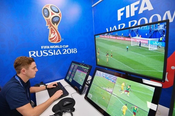 World Cup 2018 tại Nga, công nghệ VAR được dùng... Ảnh: Getty
