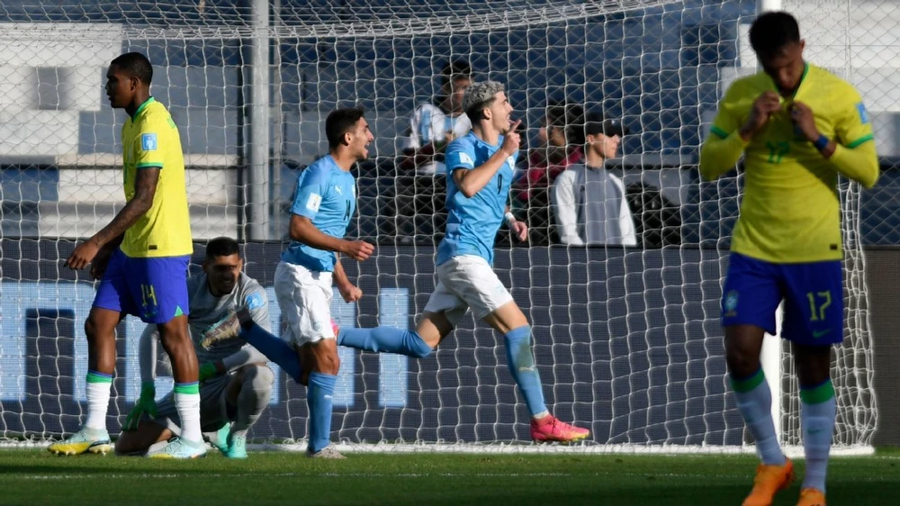 Israel (áo xanh) đã thể hiện tinh thần thi đấu quả cảm và không lùi bước để đánh bại gã khổng lồ Brazil luôn cao ngạo. Ảnh: FIFA Israel (áo xanh) đã thể hiện tinh thần thi đấu quả cảm và không lùi bước để đánh bại gã khổng lồ Brazil luôn cao ngạo. Ảnh: FIFA