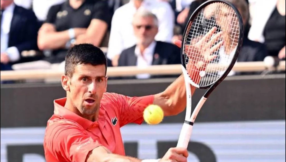 Trạng thái tập trung cao độ thường thấy của Djokovic. Ảnh: AFP Danh hiệu Roland Garros thứ ba của Djokovic. Tay vợt Serbia không phải sở trường ở sân đất nện này mà là Nadal. Ảnh: AFP Bộ sưu tập 23 Grand Slam của Djokovic có 3 danh hiệu Pháp mở rộng (Nadal có 14 danh hiệu). Ảnh: AFP Sự phấn khích của Djokovic sau khi đánh bại Casper Ruud. Ảnh: AFP Giới chuyên môn cho rằng, Djokovic sẽ có Grand Slam thứ 24, 25, 26... Ảnh: AFP 23 Grand Slam của Djokovic gồm 3 Pháp mở rộng, 3 Mỹ mở rộng, 7 Wimbledon và 10 Úc mở rộng. Ảnh: AFP