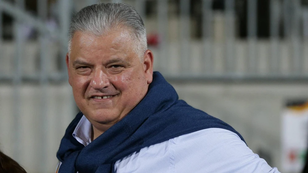 Flavio Becca trao tay CLB REV cho Kante mà không tiết lộ giá cả. Ảnh: Getty