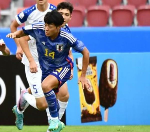 Nawata, người hùng của U-17 Nhật, là tác giả cú đúp ở trận chung kết và lên ngôi vua phá lưới (năm bàn) Ảnh: AFC