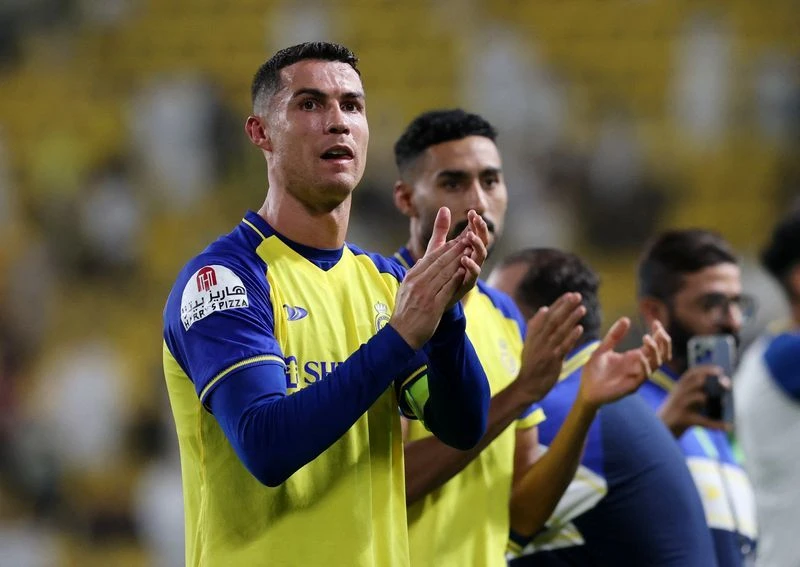 Mỗi năm ở Al Nassr Ronaldo nhận 200 triệu euro, trang xã hội Instagram còn trả khủng cho anh mỗi khi đăng dòng trạng thái. Ảnh: A.N